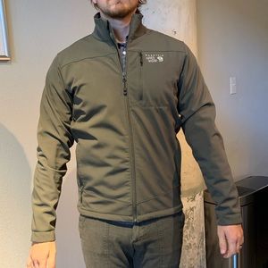 Olive green Mountain Hardware Shell jacket in EUC